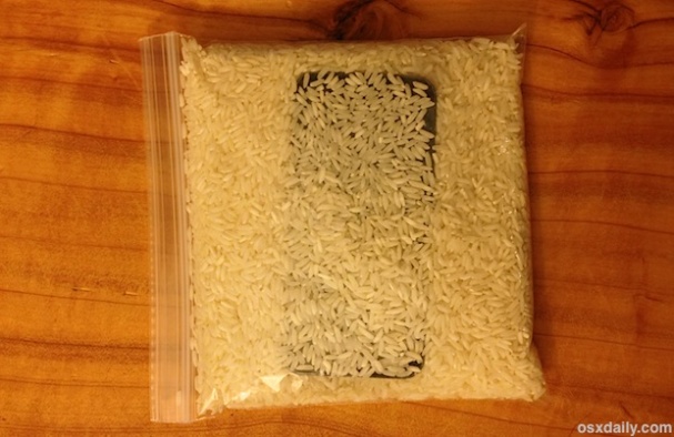 iphone-in-rice-bag